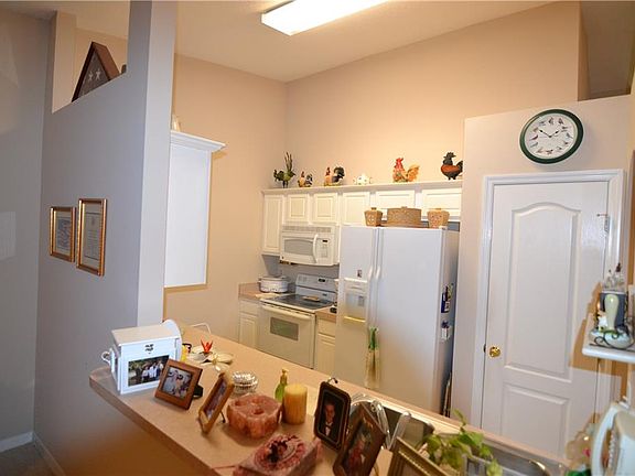 4th image of 644 Harbor Villa Ct