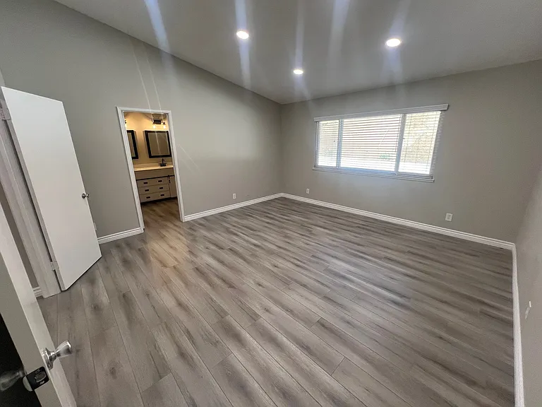 2800 Regina Ave — Photo 24
