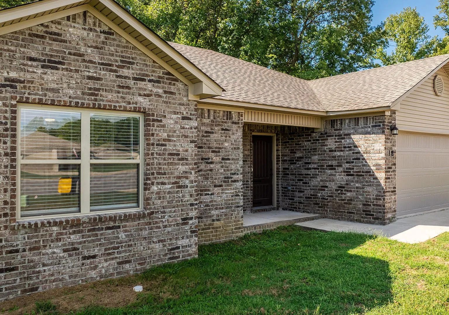 3BR/2BA Home with 2-Car Garage & Fenced Yard in Ward Available Now — Photo 4