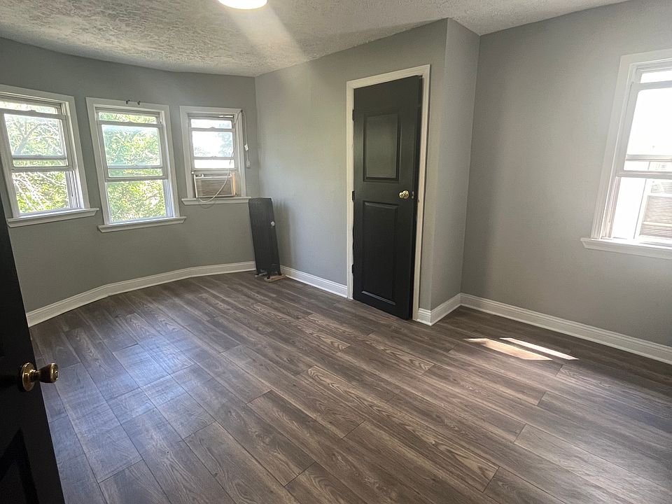 2nd image of 859 S 15th St