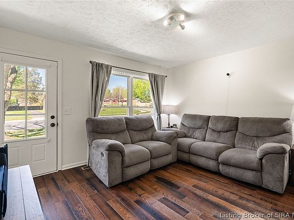 3rd image of 2924 Linda Drive