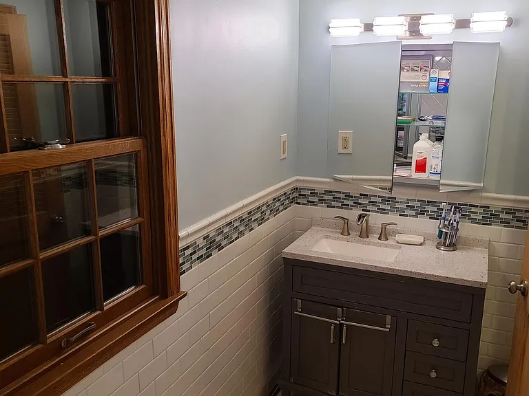 Upstairs Full Bath