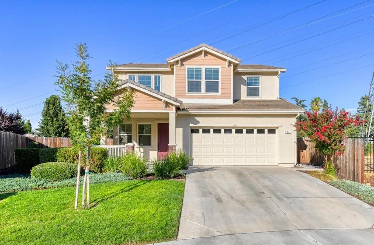4 bed, 2252 sqft, $3,000 — Photo 1