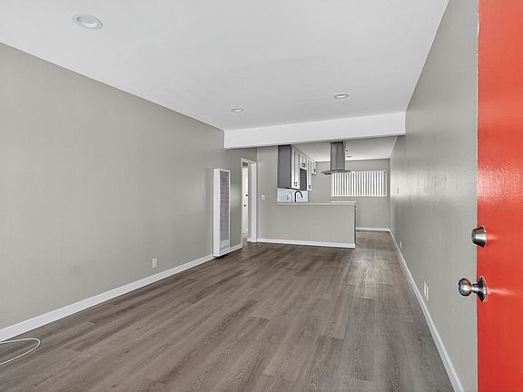 5th image of 10442 Lampson Ave #16