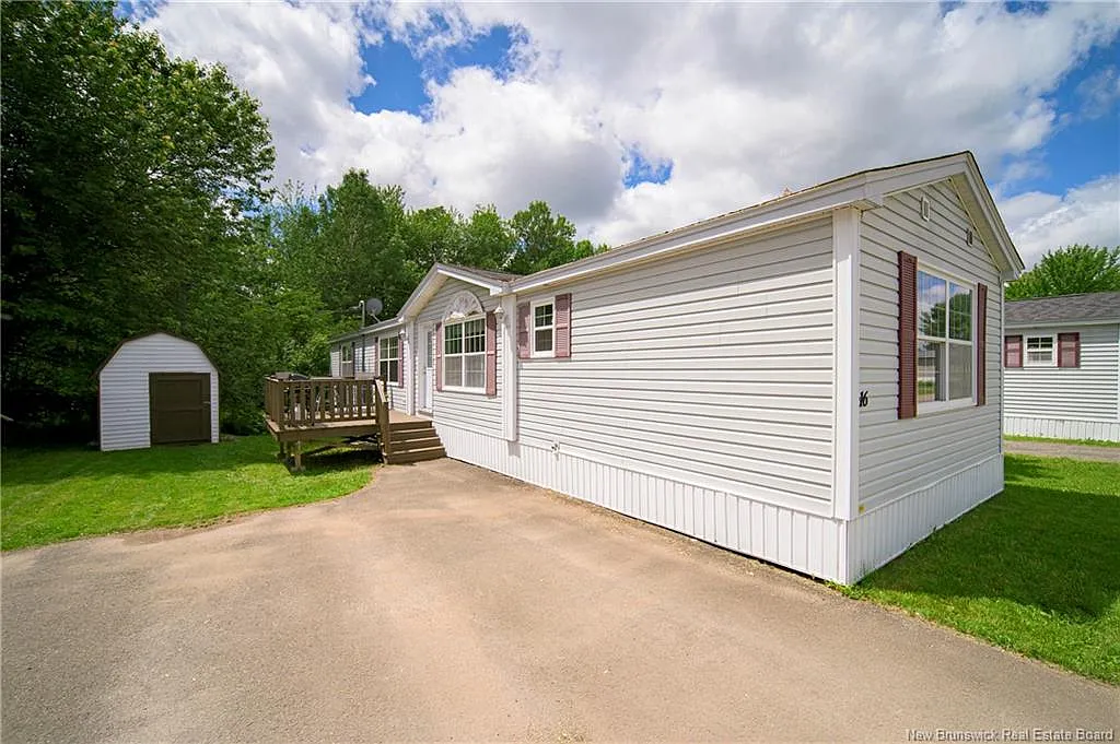 3 bed, 2.0 bath, 1152 sqft, $174,900 — Photo 1