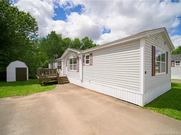 16 Burton St, Burton, NB E2V 2Z1