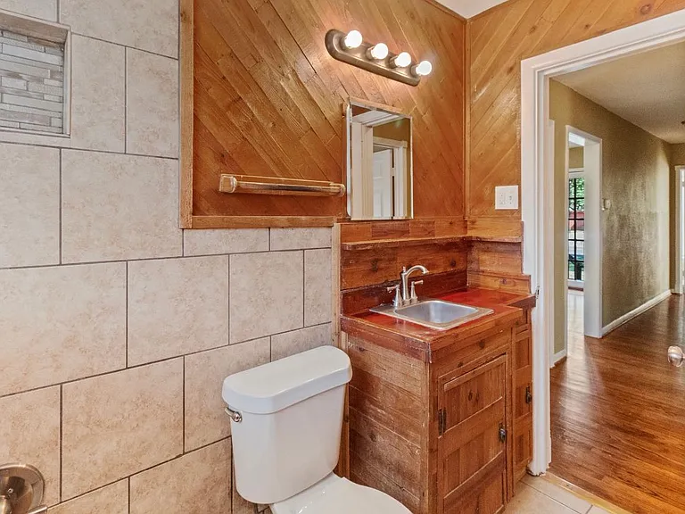 10911 Visalia Dr — Photo 11