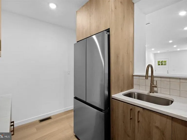 2215 N Mutter St — Photo 11