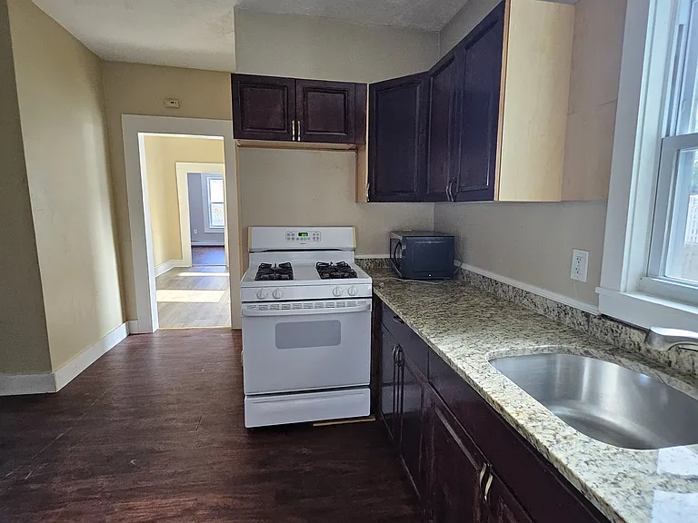 15 Nashua St #1 — Photo 3