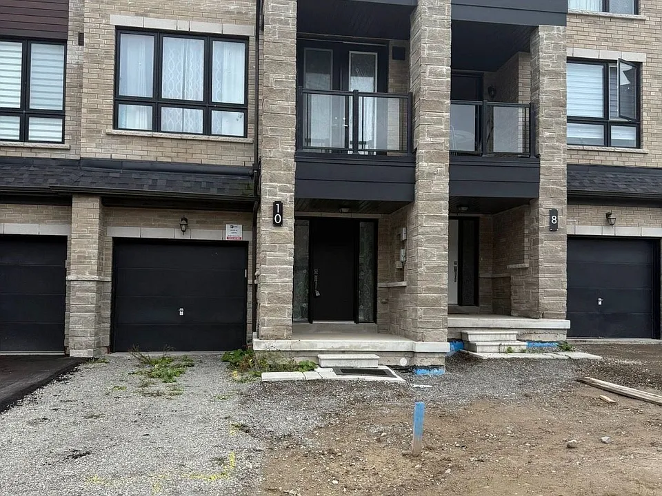 10 Blue Forest Cres