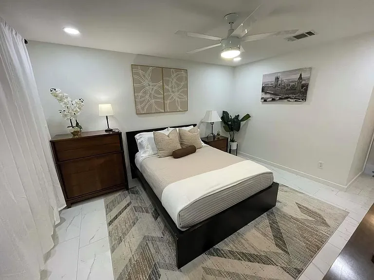 1401 Tetbury Ln — Photo 15