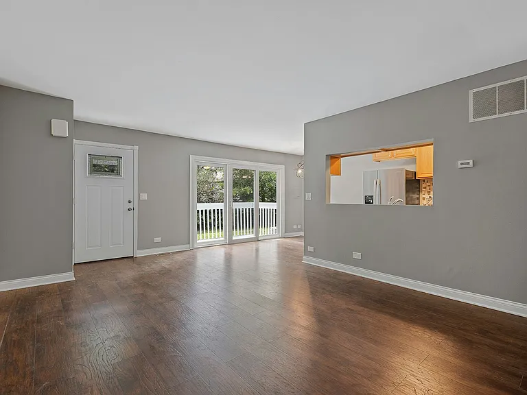 223 Foxhead Ct #B — Photo 2