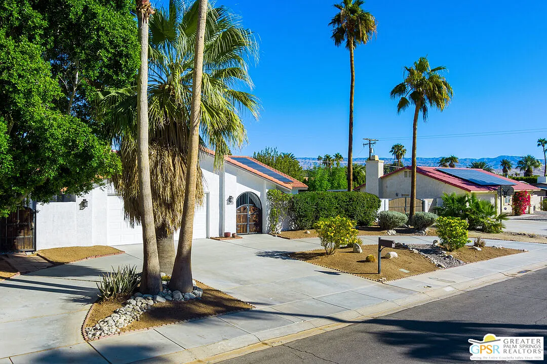 3 bed, 2.0 bath, 1826 sqft, $4,200 — Photo 2