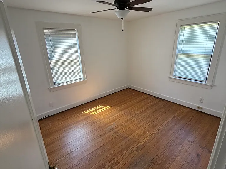 104 Oxford Pl — Photo 8