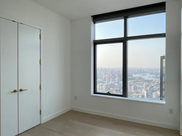 3 Court Square image 2 of 10