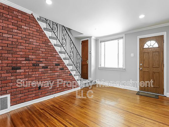2nd image of 259 W Wyncliffe Ave