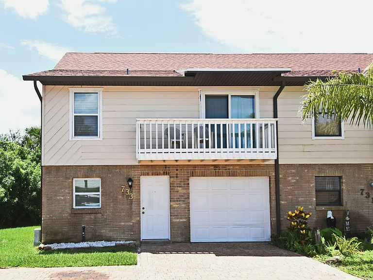 733 Laurel Bay Cir — Photo 15
