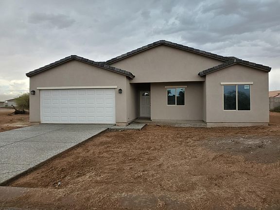 Front view of the house landscape will be landscape rock