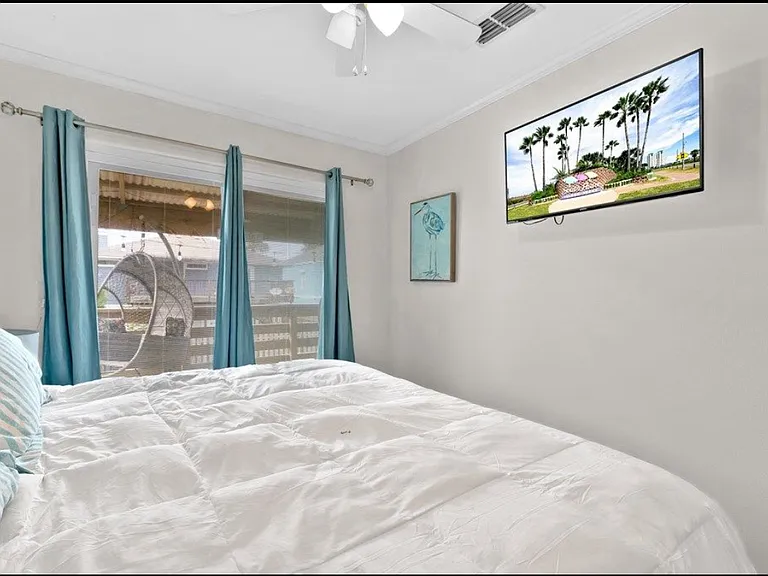 210 W Gardenia St #12 — Photo 3