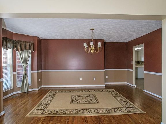 4th image of 8951 Fox Hollow Ct