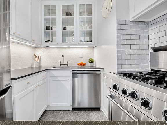 5th image of 116 Pinehurst Ave APT H14