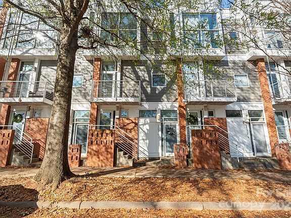 5th image of 2076 Euclid Ave
