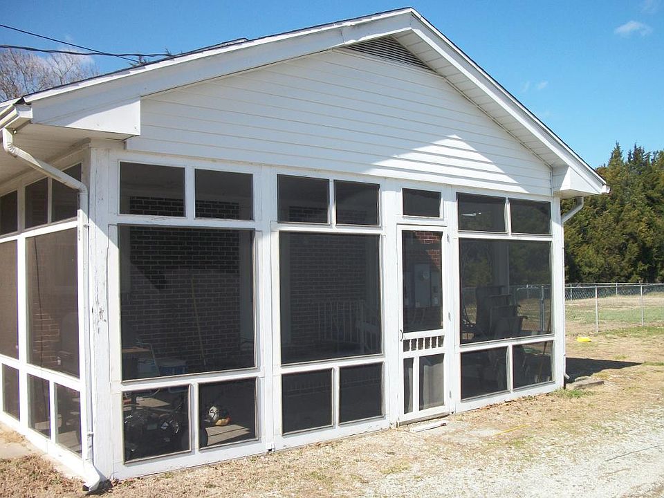 2nd image of 8629 Memory Gardens Ln