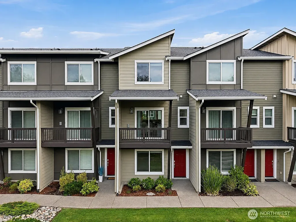 2 bed, 2.5 bath, 1537 sqft, $2,700 — Photo 1