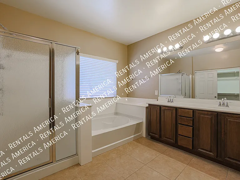 2954 E Coconino Dr — Photo 23