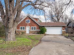 5930 N Grove Ave, Warr Acres, OK 73122