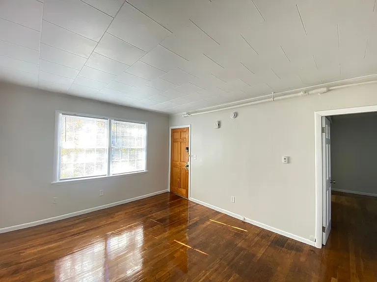 118 Locust St #D — Photo 5