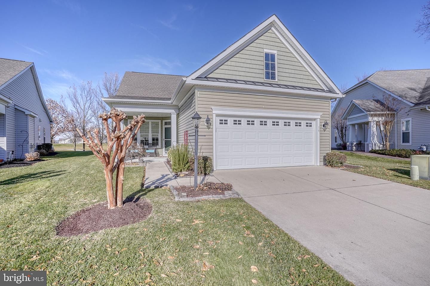 16 Blue Heron Ct