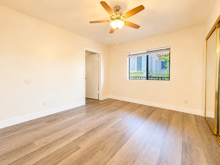 2101 Cedar Ave #A — Photo 11