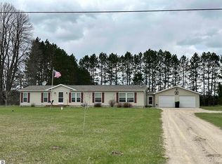 5507 E 28th Rd, Cadillac, MI 49601