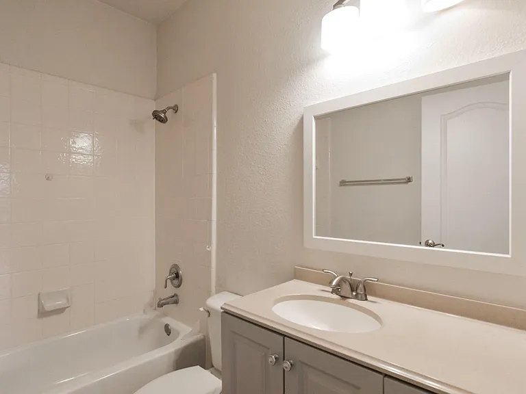 8512 Mesa Verde Dr — Photo 22