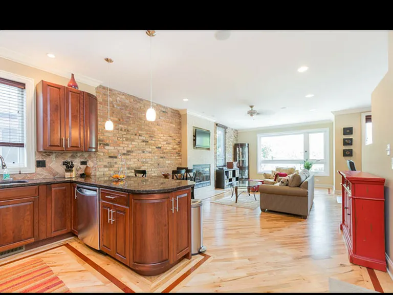 1523 W Huron St #2 — Photo 9