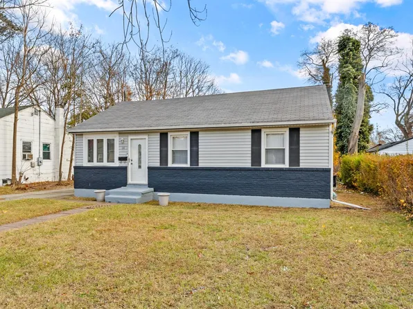 14 Locust Avenue, Wheatley Heights, NY 11798