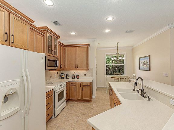 5th image of 500 Glen Abbey Way