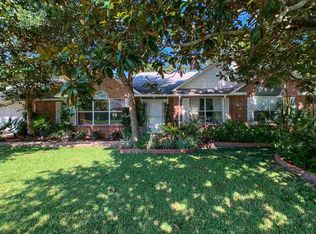 525 Long Lake Dr, Pensacola, FL 32506