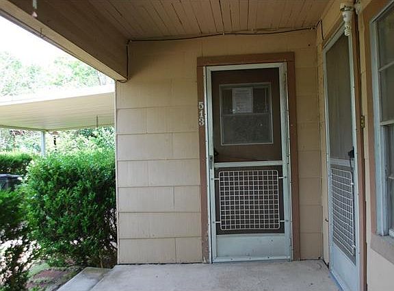 4th image of 513 S La Grange St