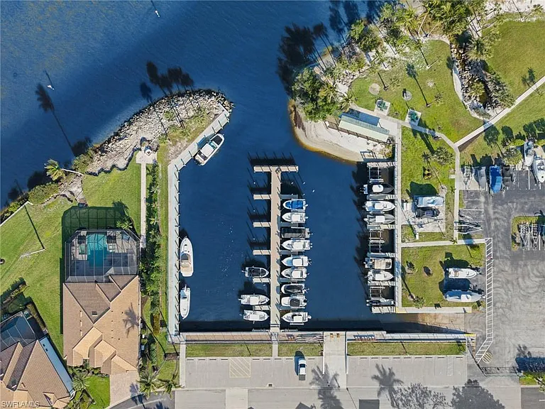 14817 Laguna Dr #203 — Photo 41