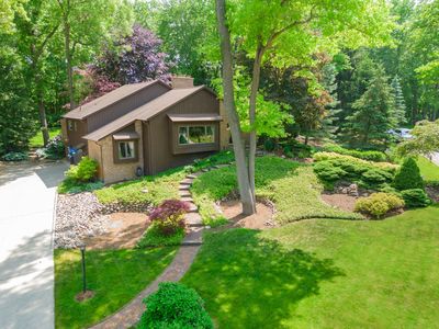 5755 Becker Dr, Rochester, MI, 48306