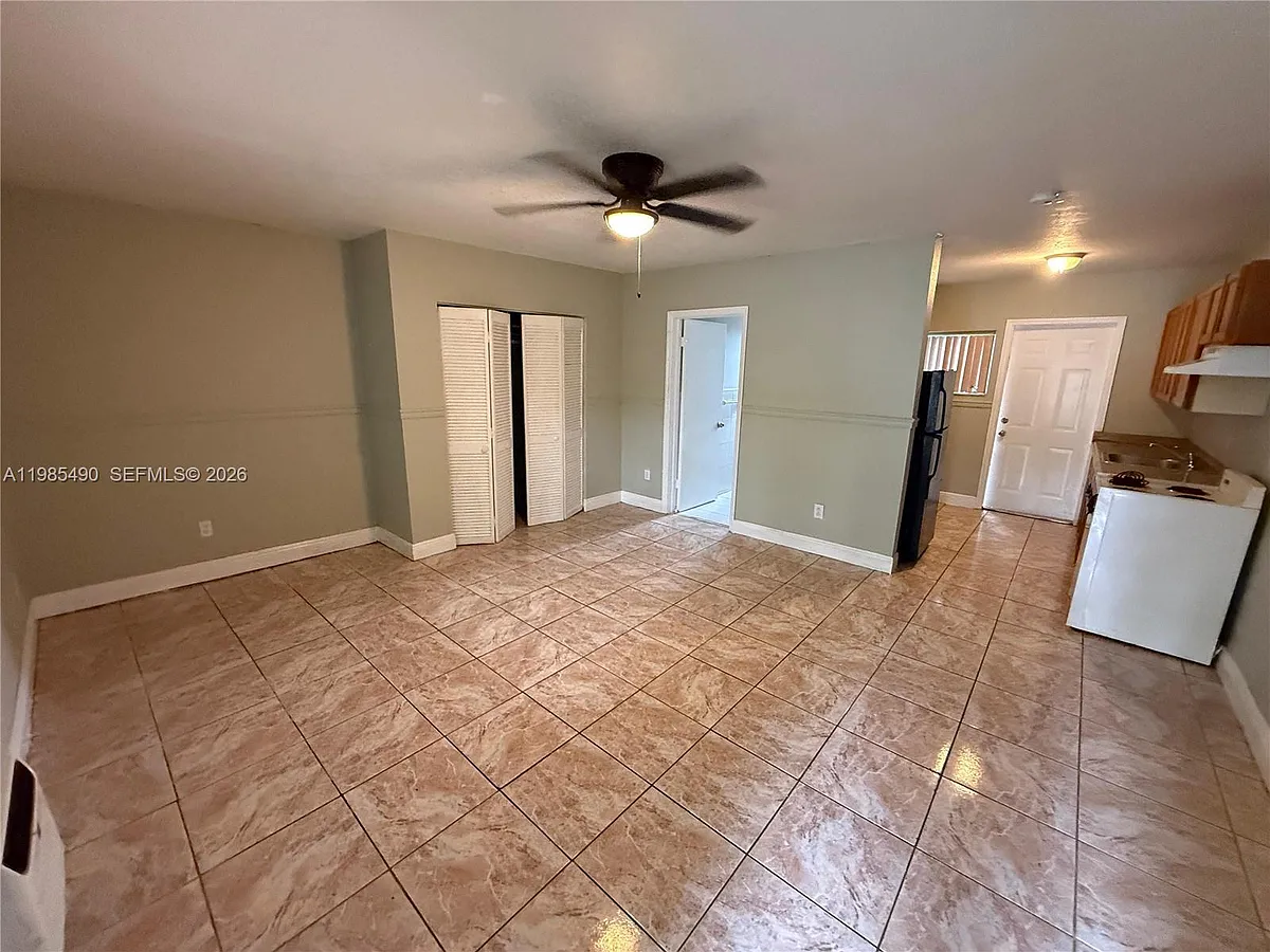 Building Photo - 1751 NW 29th St #3