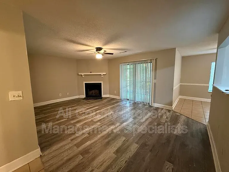 1002 Creekside Way — Photo 4