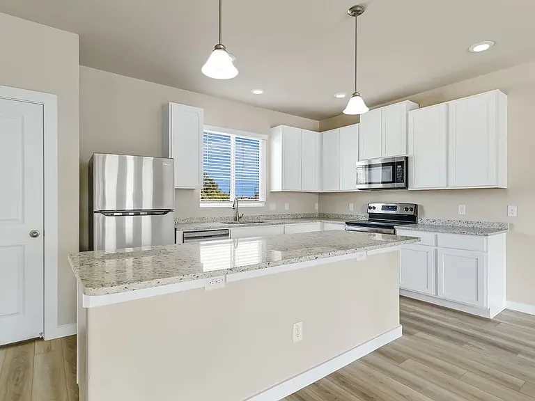 21539 Sir Walter Ln — Photo 1