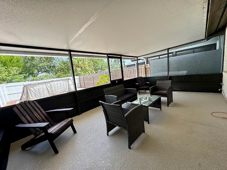 Screened in Patio (Side View)