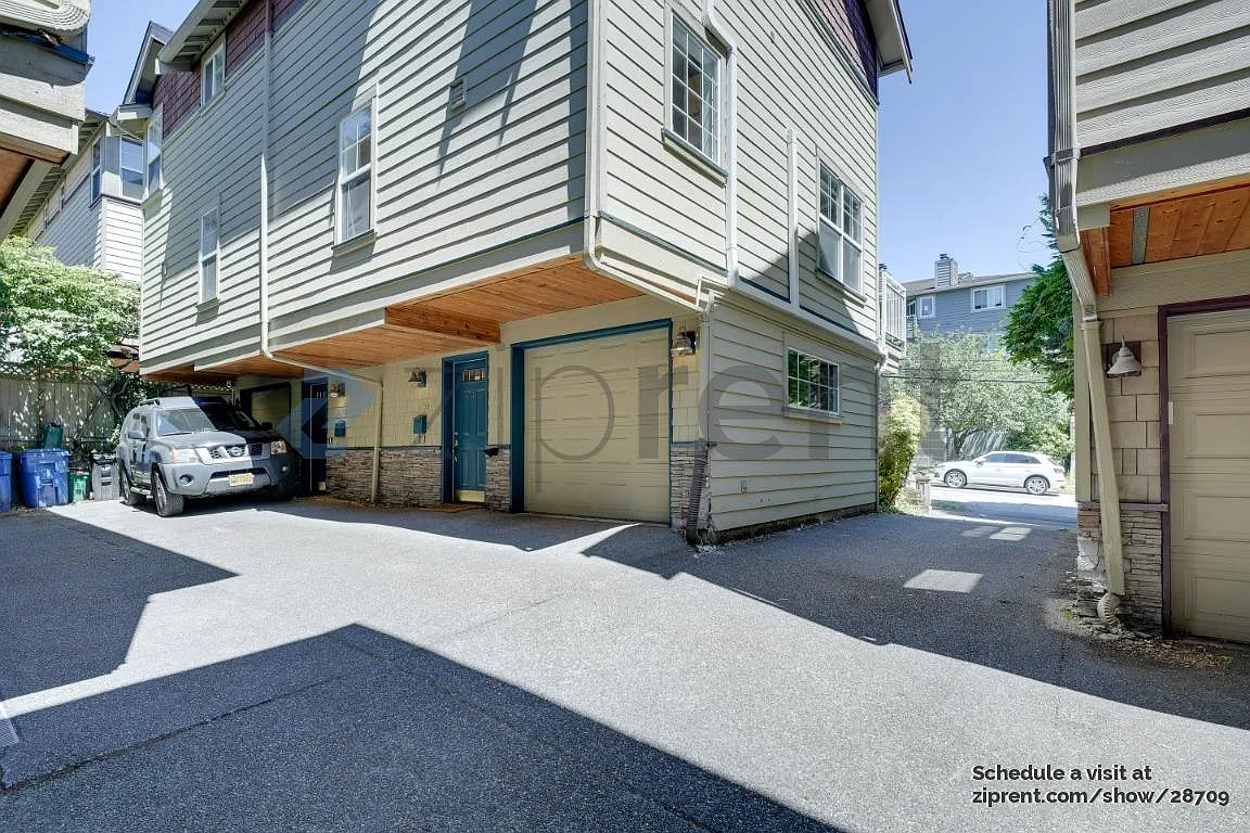 3 bed, 3.5 bath, 1350 sqft, $4,500 — Photo 2