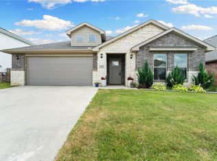 2121 Periwinkle Pl, Centerton, AR 72719