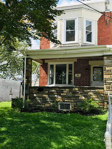 323 Brighton Ter Photo 1