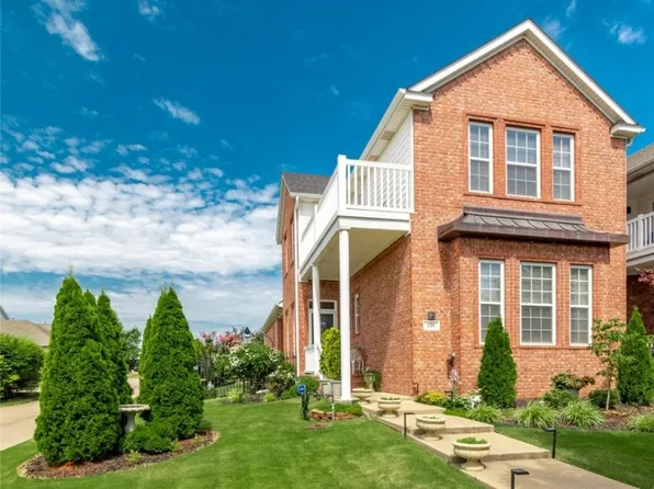 408 Jtl Pkwy E, Springdale, AR 72762